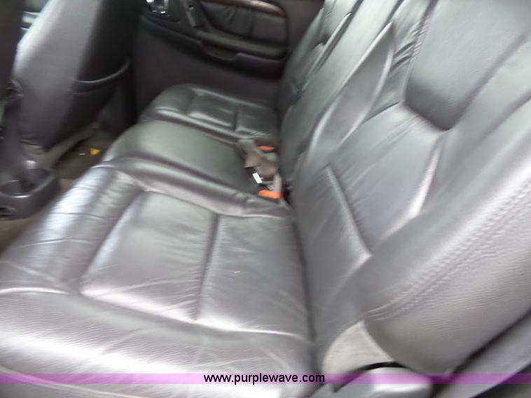 image for item L3720 2000 Dodge Durango SLT SUV