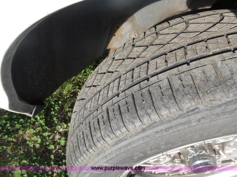 image for item L7489 2000 Ford Crown Victoria LX