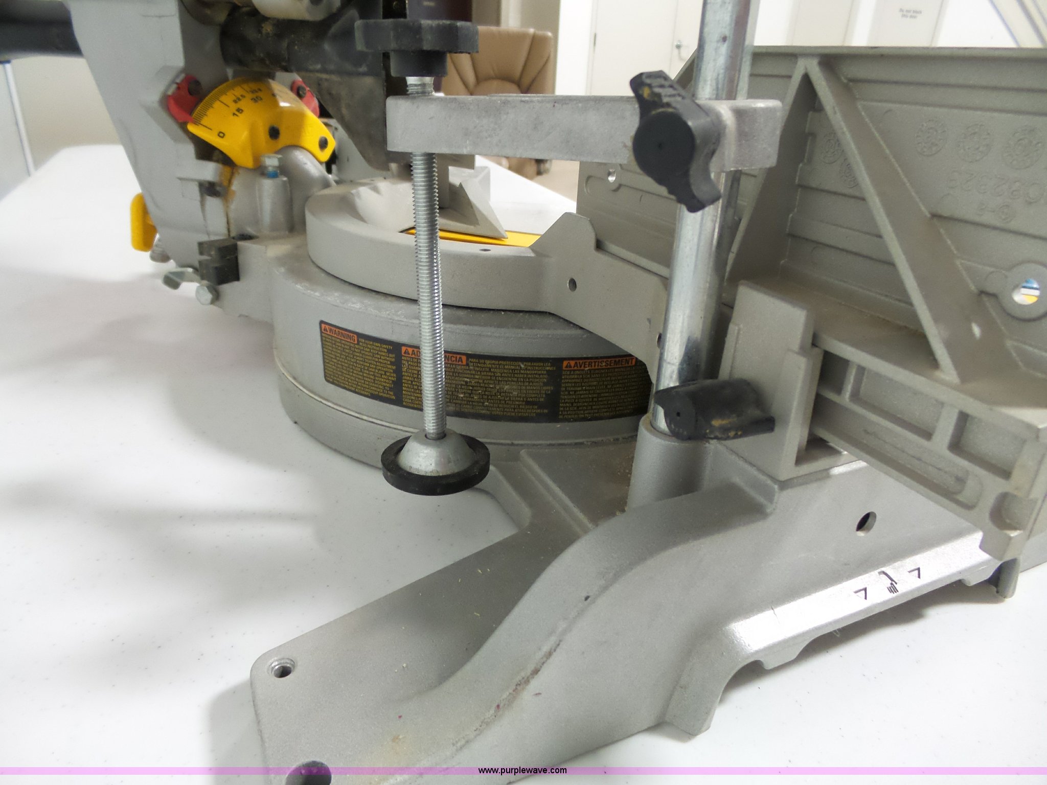 DeWalt XPS miter saw in Manhattan, KS Item AM9739 sold Purple Wave