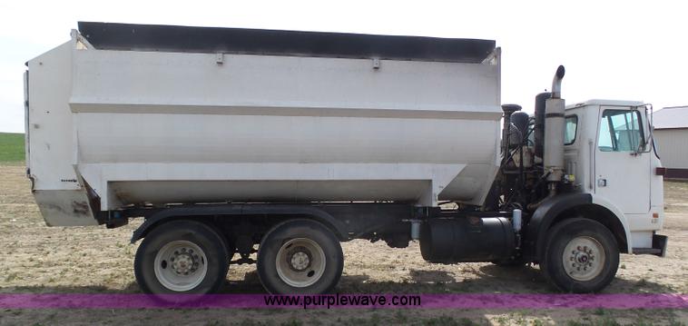 image for item AR9393 1993 Volvo WX64 feed truck