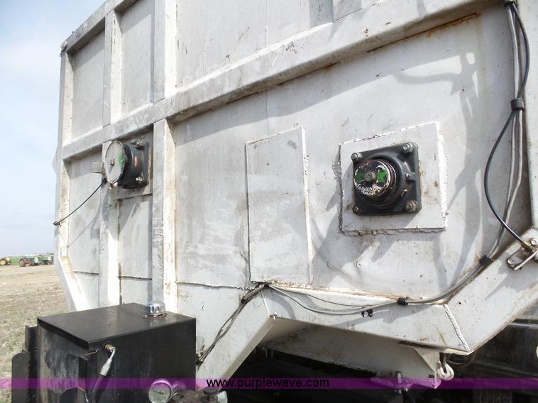 image for item AR9393 1993 Volvo WX64 feed truck