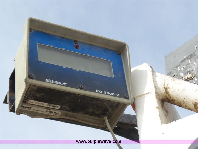 image for item AR9393 1993 Volvo WX64 feed truck