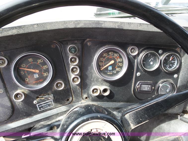 image for item AR9393 1993 Volvo WX64 feed truck