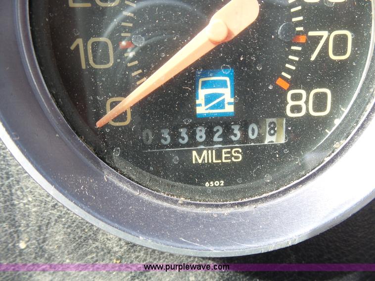 image for item AR9393 1993 Volvo WX64 feed truck