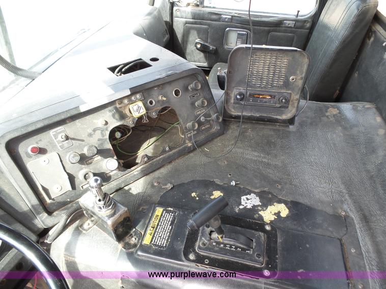 image for item AR9393 1993 Volvo WX64 feed truck