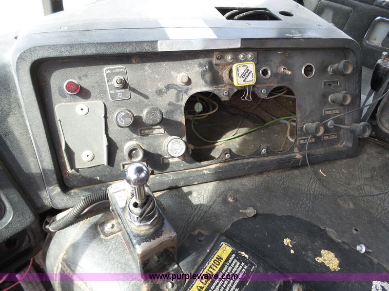 image for item AR9393 1993 Volvo WX64 feed truck