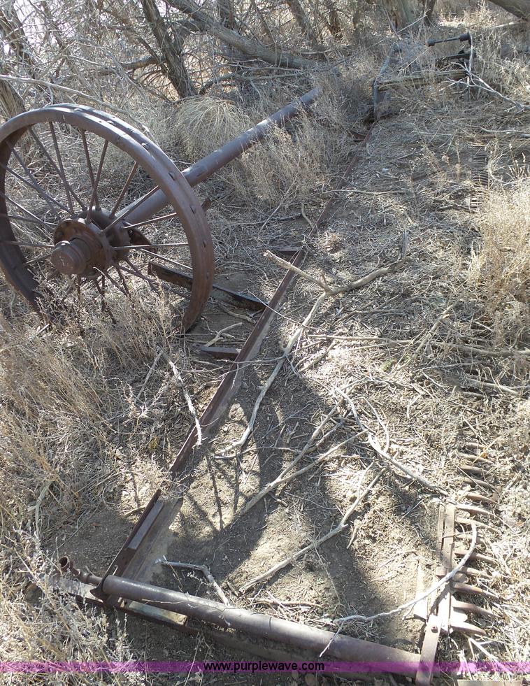 image for item AR9411 J.I. Case threshing machine