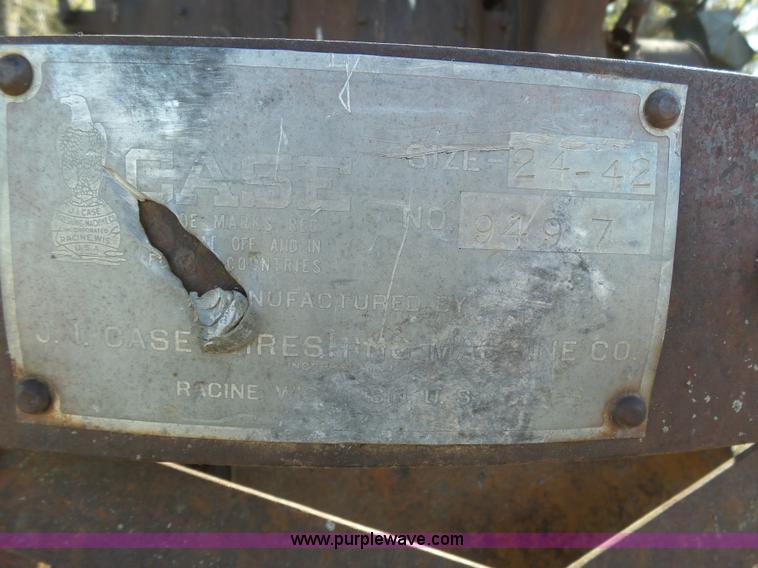 image for item AR9411 J.I. Case threshing machine