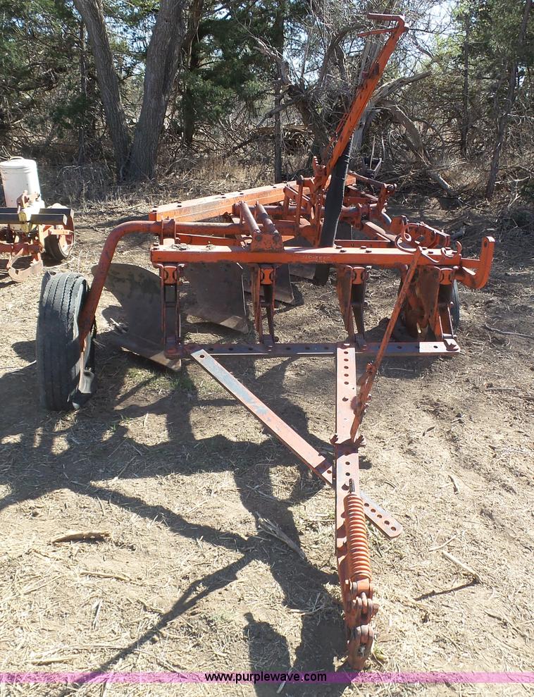 J.I. Case five bottom plow in Copeland, KS Item AR9417 sold Purple Wave