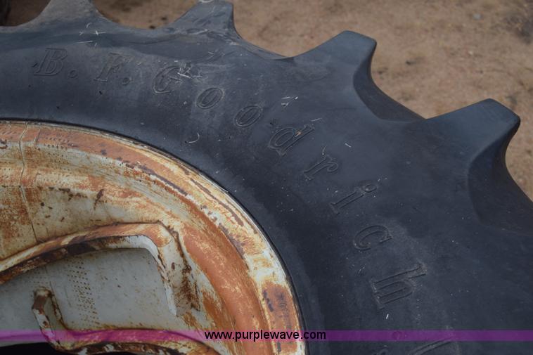 image for item AW9891 (2) 18.4-28 tractor tires and wheels