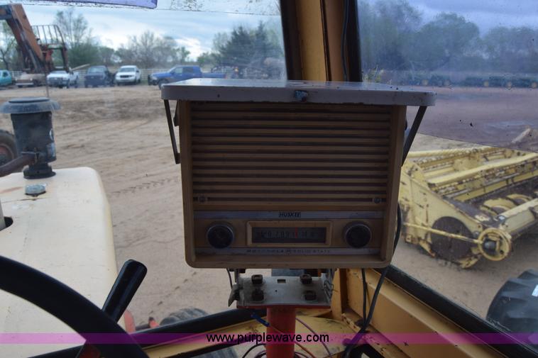 image for item AW9892 Case 930 Comfort King tractor