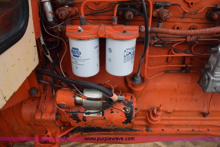 image for item AW9892 Case 930 Comfort King tractor