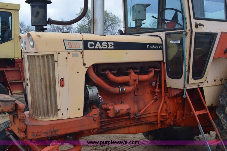 image for item AW9892 Case 930 Comfort King tractor