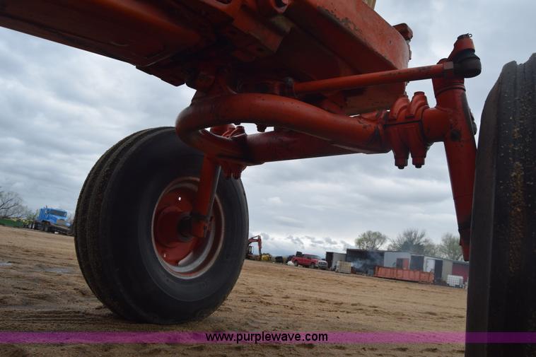 image for item AW9892 Case 930 Comfort King tractor