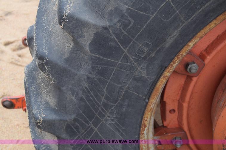 image for item AW9892 Case 930 Comfort King tractor