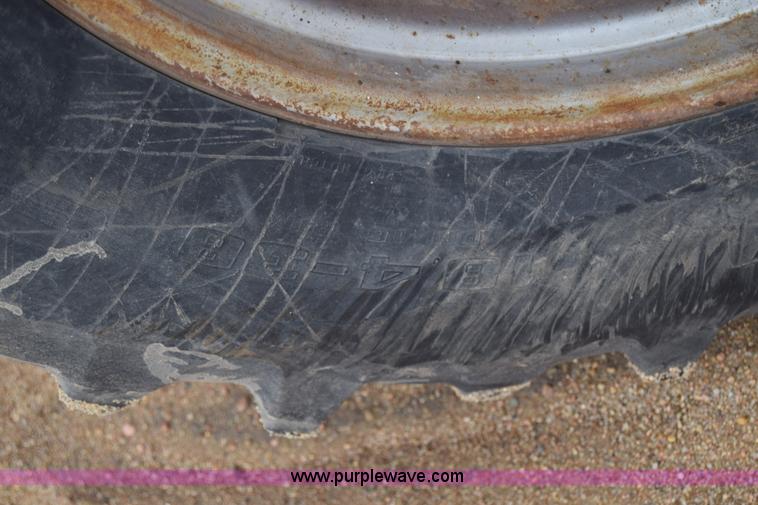 image for item AW9892 Case 930 Comfort King tractor