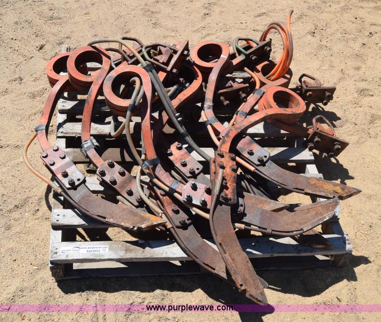 (8) applicator shanks in Kinsley, KS | Item AW9954 sold | Purple Wave