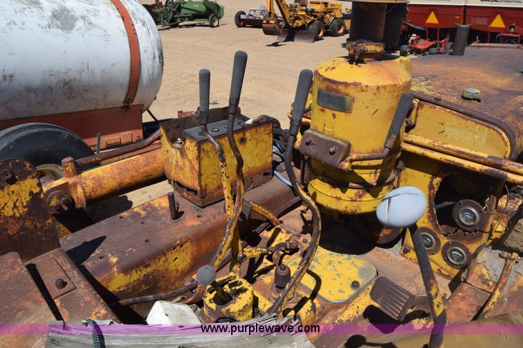 image for item AW9959 Caterpillar D4 dozer