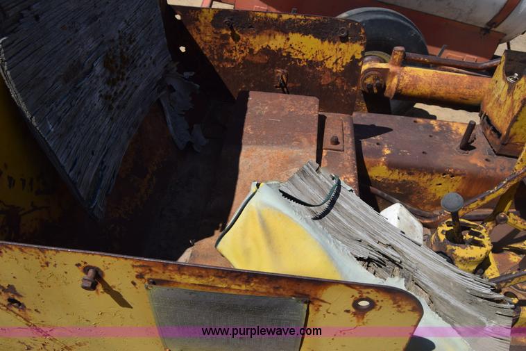 image for item AW9959 Caterpillar D4 dozer