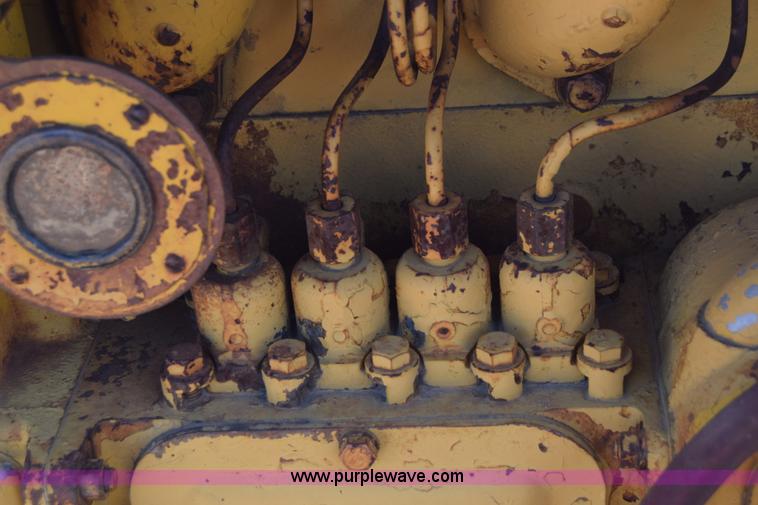 image for item AW9959 Caterpillar D4 dozer