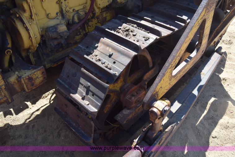 image for item AW9959 Caterpillar D4 dozer