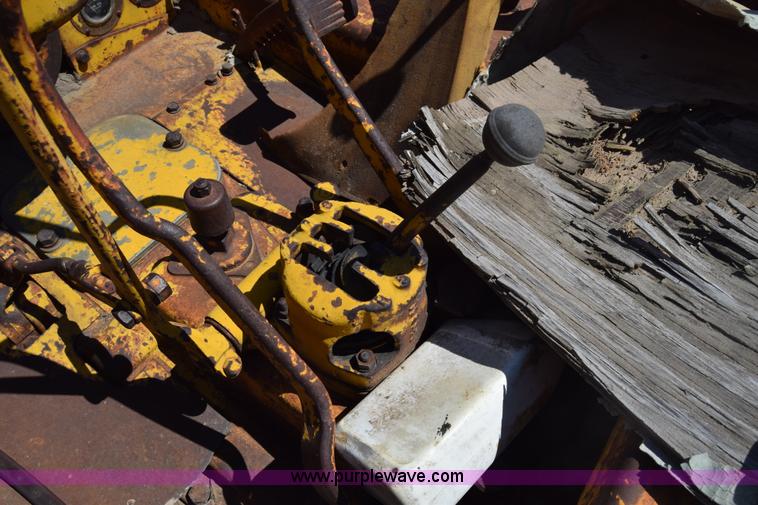 image for item AW9959 Caterpillar D4 dozer