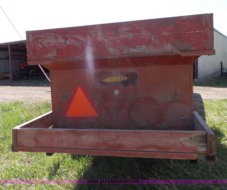 image for item BE9772 Schuler 125S feed wagon