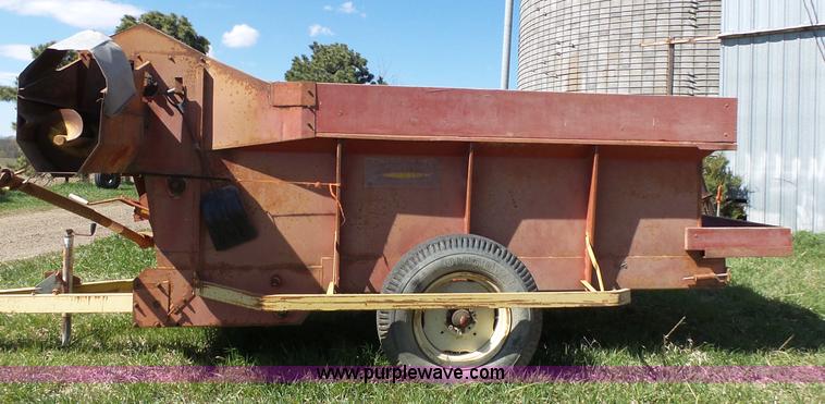image for item BE9772 Schuler 125S feed wagon