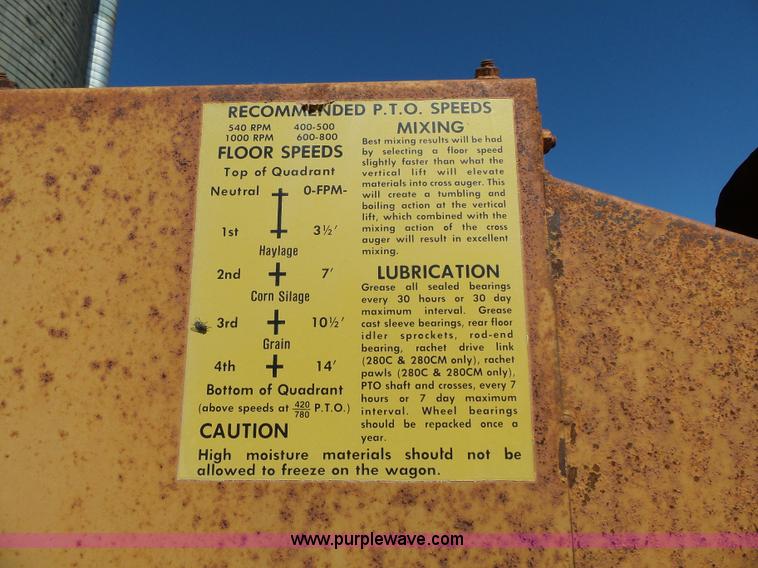 image for item BE9772 Schuler 125S feed wagon