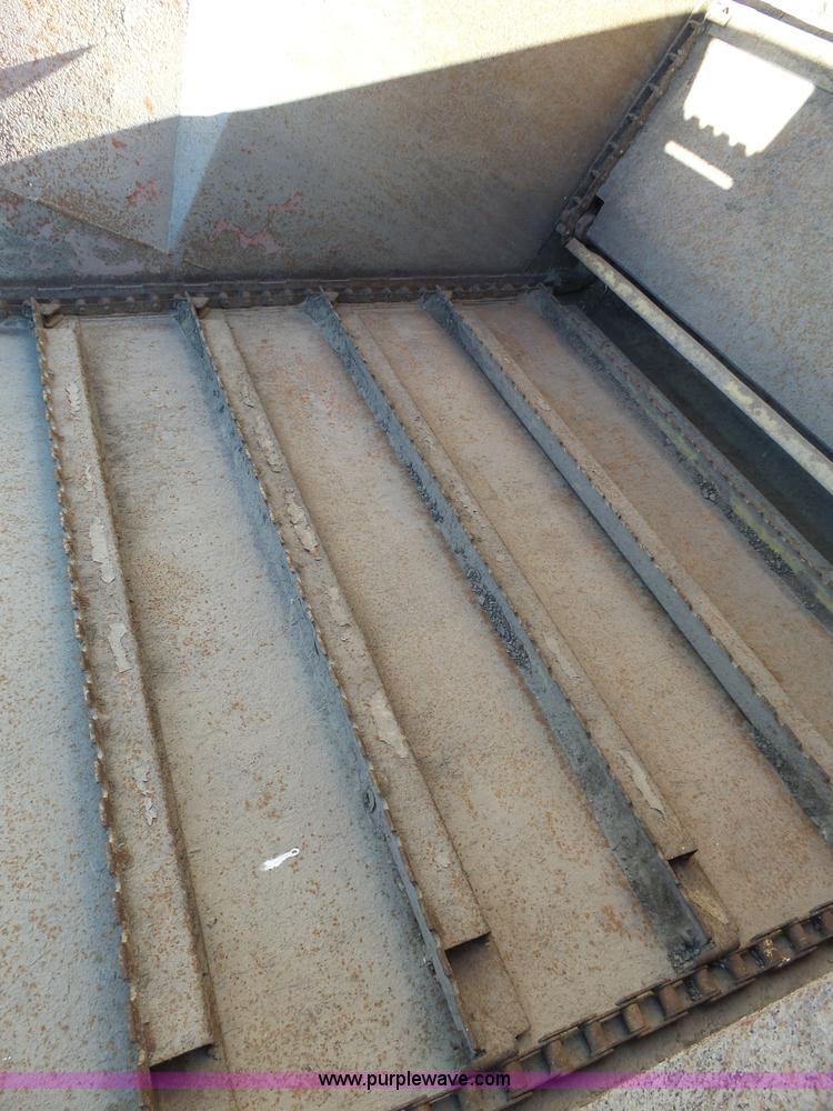 image for item BE9772 Schuler 125S feed wagon