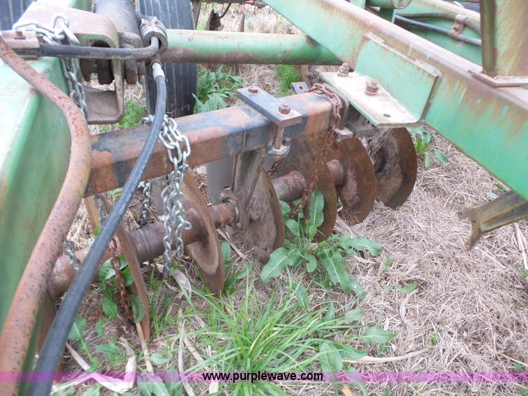 image for item BL9542 John Deere T2030 off-set disk