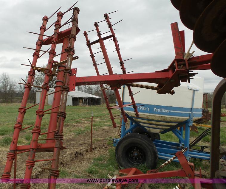 image for item BL9542 John Deere T2030 off-set disk