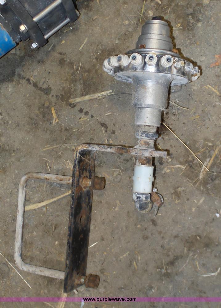 image for item BL9544 (4) 2014 Ace Roto-Mold poly tanks