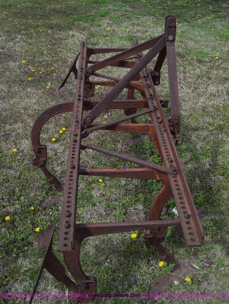 Pittsburgh cultivator in Inman, KS Item BW9452 sold Purple Wave