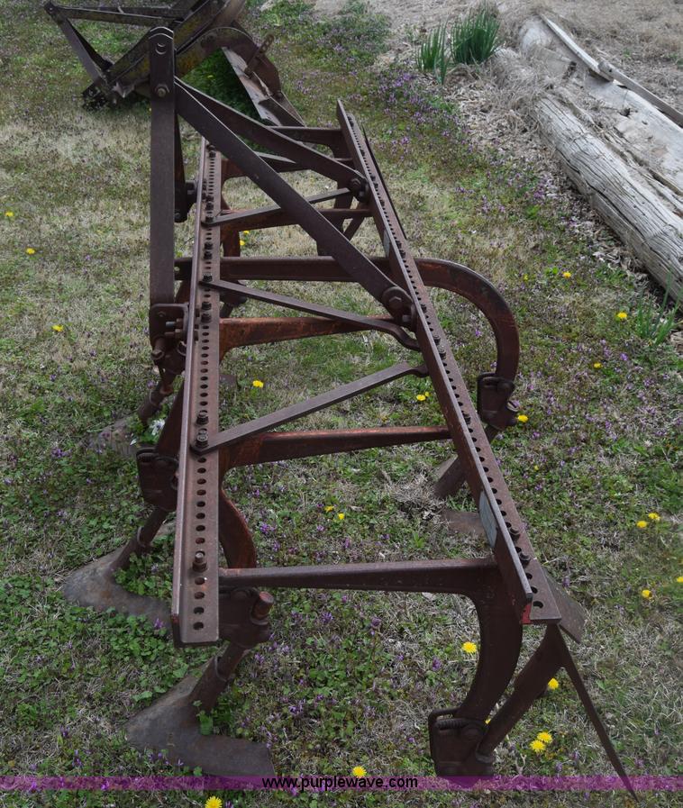 Pittsburgh cultivator in Inman, KS Item BW9452 sold Purple Wave