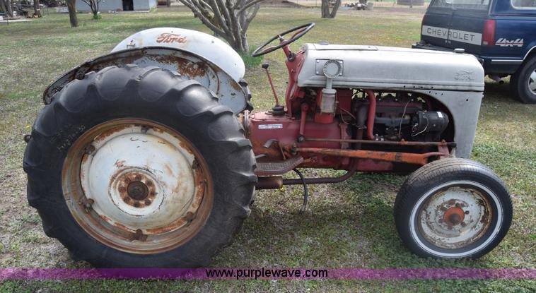 image for item BW9458 Ford 8N tractor