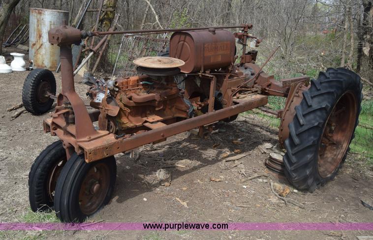 image for item BW9463 Farmall F30 tractor