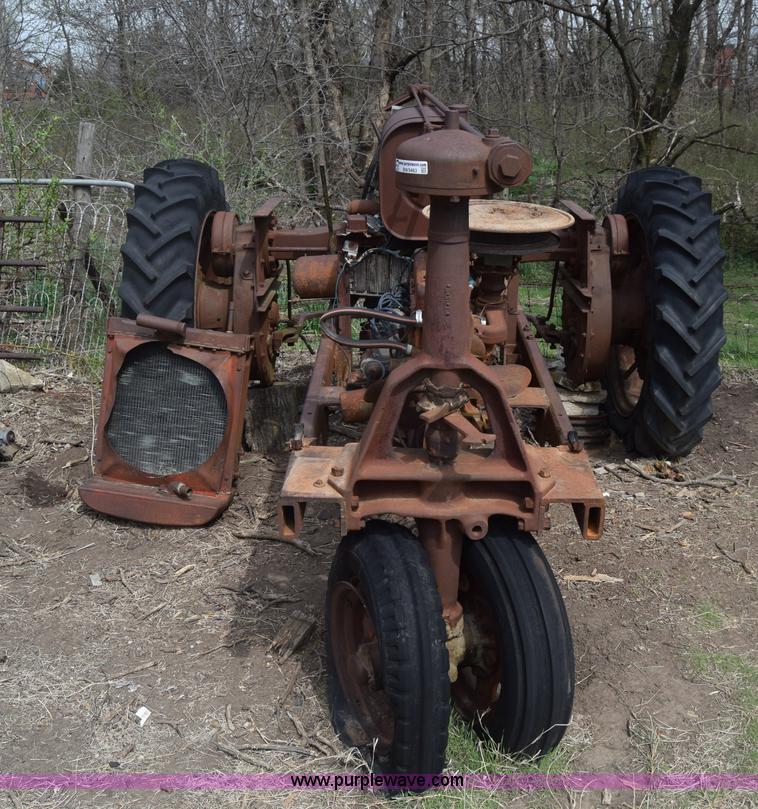 image for item BW9463 Farmall F30 tractor
