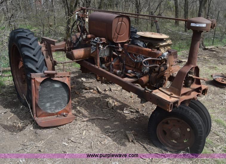 image for item BW9463 Farmall F30 tractor