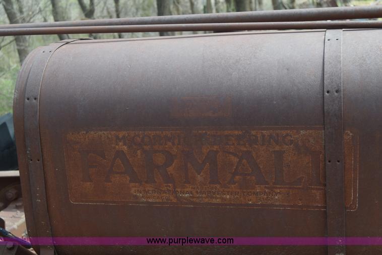 image for item BW9463 Farmall F30 tractor