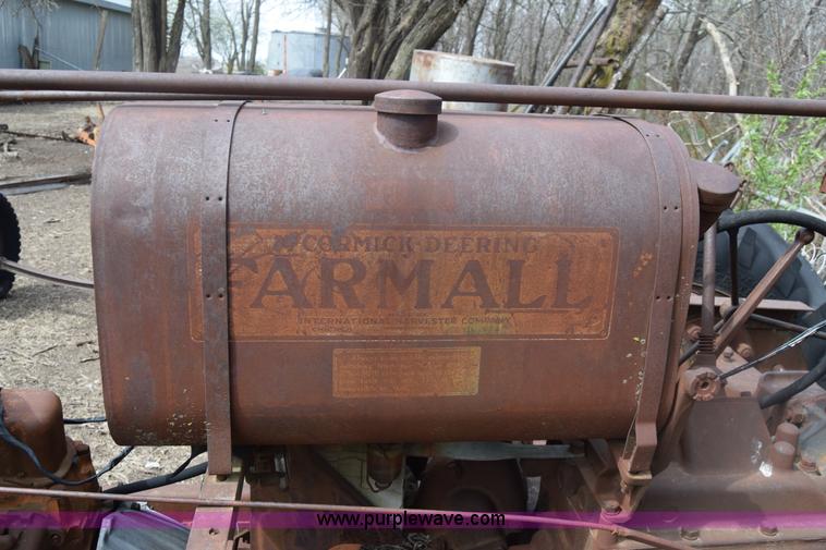 image for item BW9463 Farmall F30 tractor