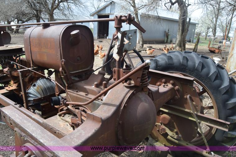 image for item BW9463 Farmall F30 tractor