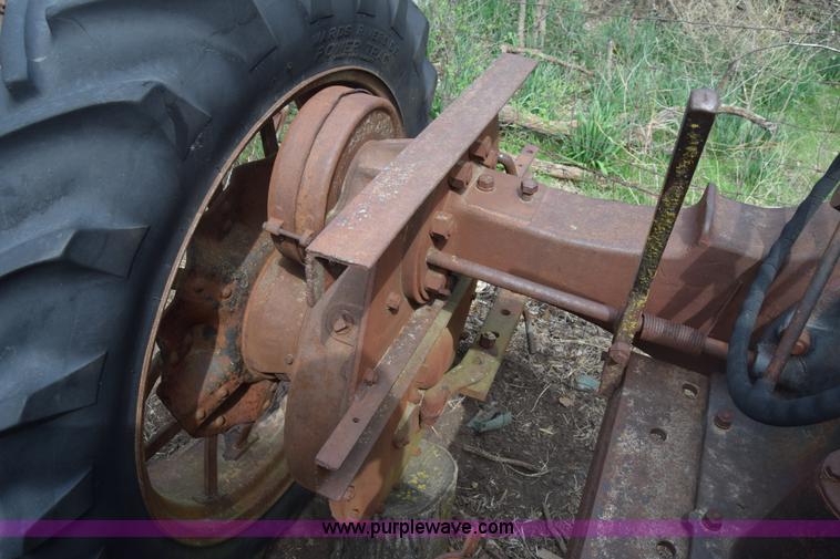 image for item BW9463 Farmall F30 tractor