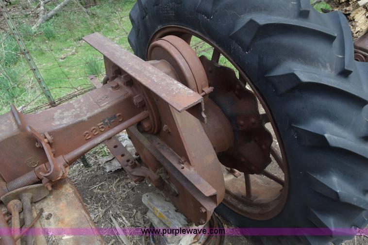 image for item BW9463 Farmall F30 tractor