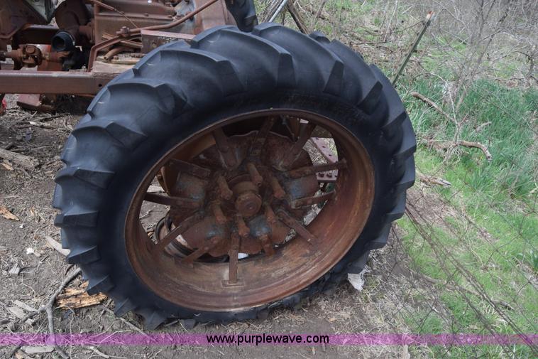 image for item BW9463 Farmall F30 tractor