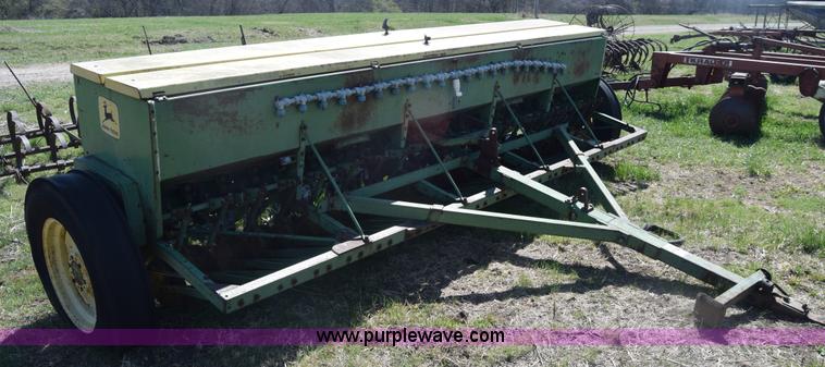 image for item BX9912 John Deere grain drill