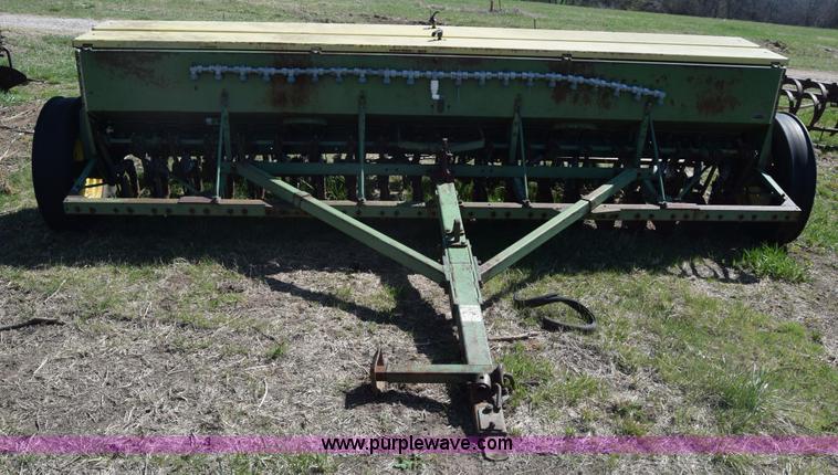 image for item BX9912 John Deere grain drill