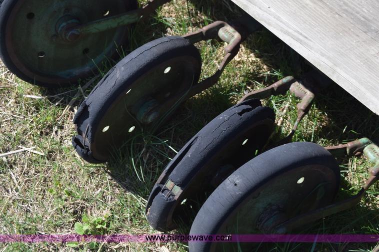 image for item BX9912 John Deere grain drill