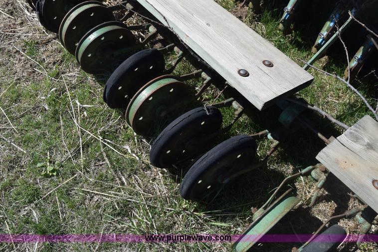 image for item BX9912 John Deere grain drill
