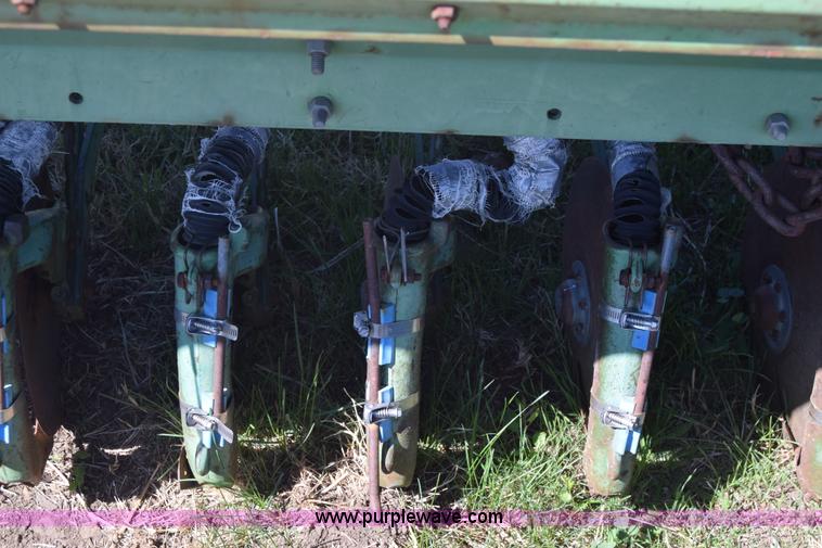 image for item BX9912 John Deere grain drill